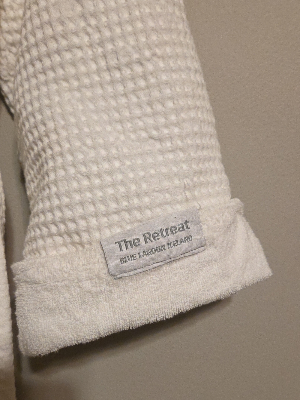 100% Luxury Spa Robe - Picture 3 of 10